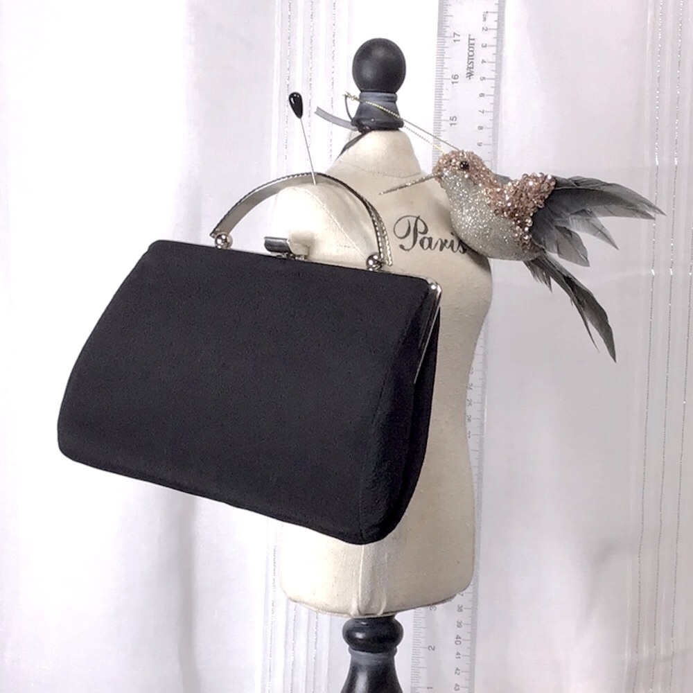 ⚜️ Black Chiffon Ornate Chrome Hardware Snap Lock with Coin Purse